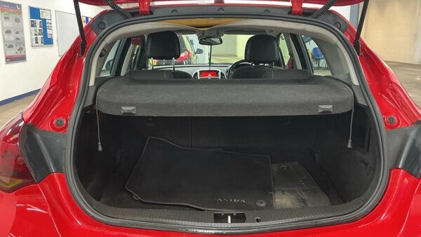 Vauxhall Astra view 9