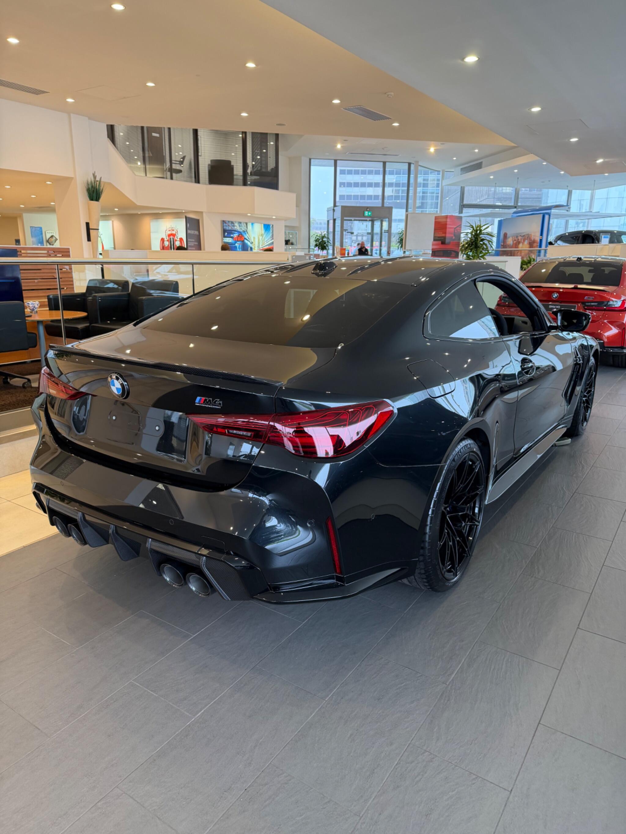 BMW M4 view 4