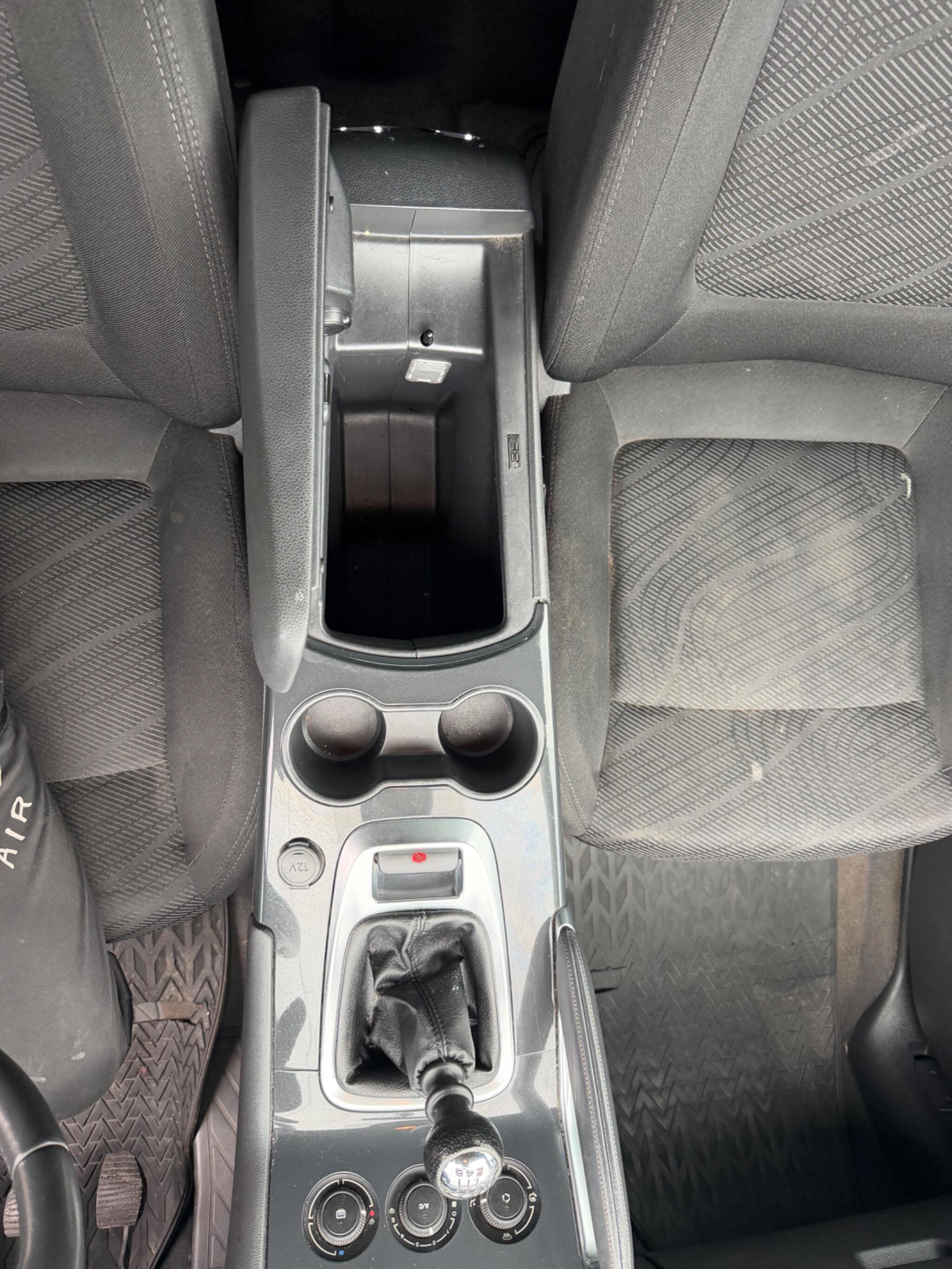 2010 Peugeot 3008 image 16