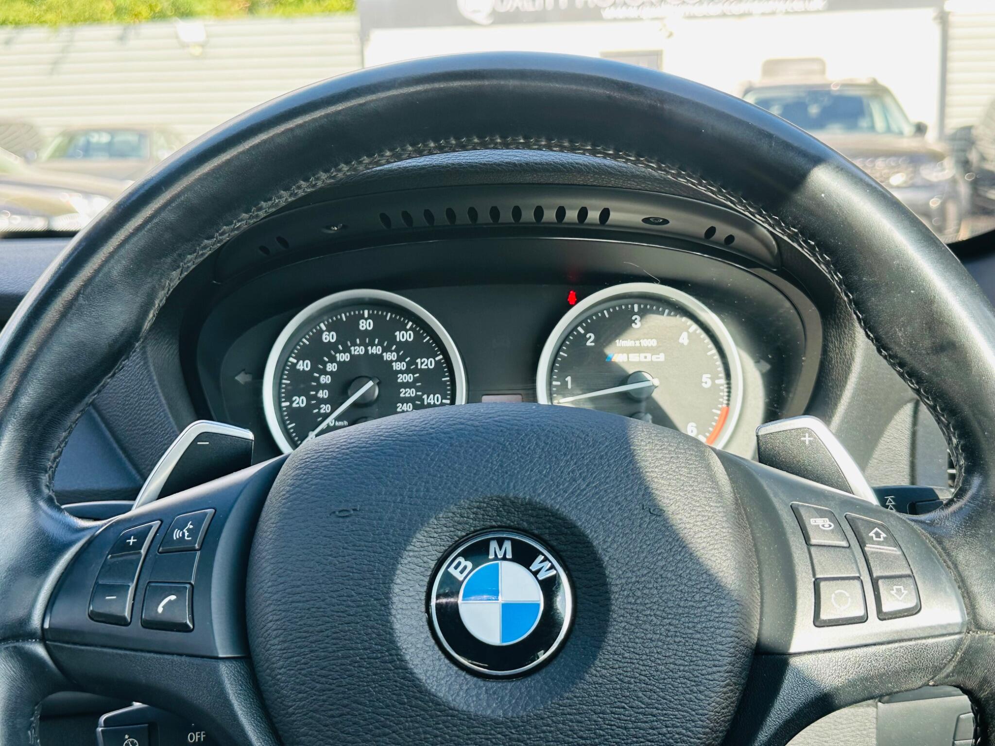 BMW X6 view 24