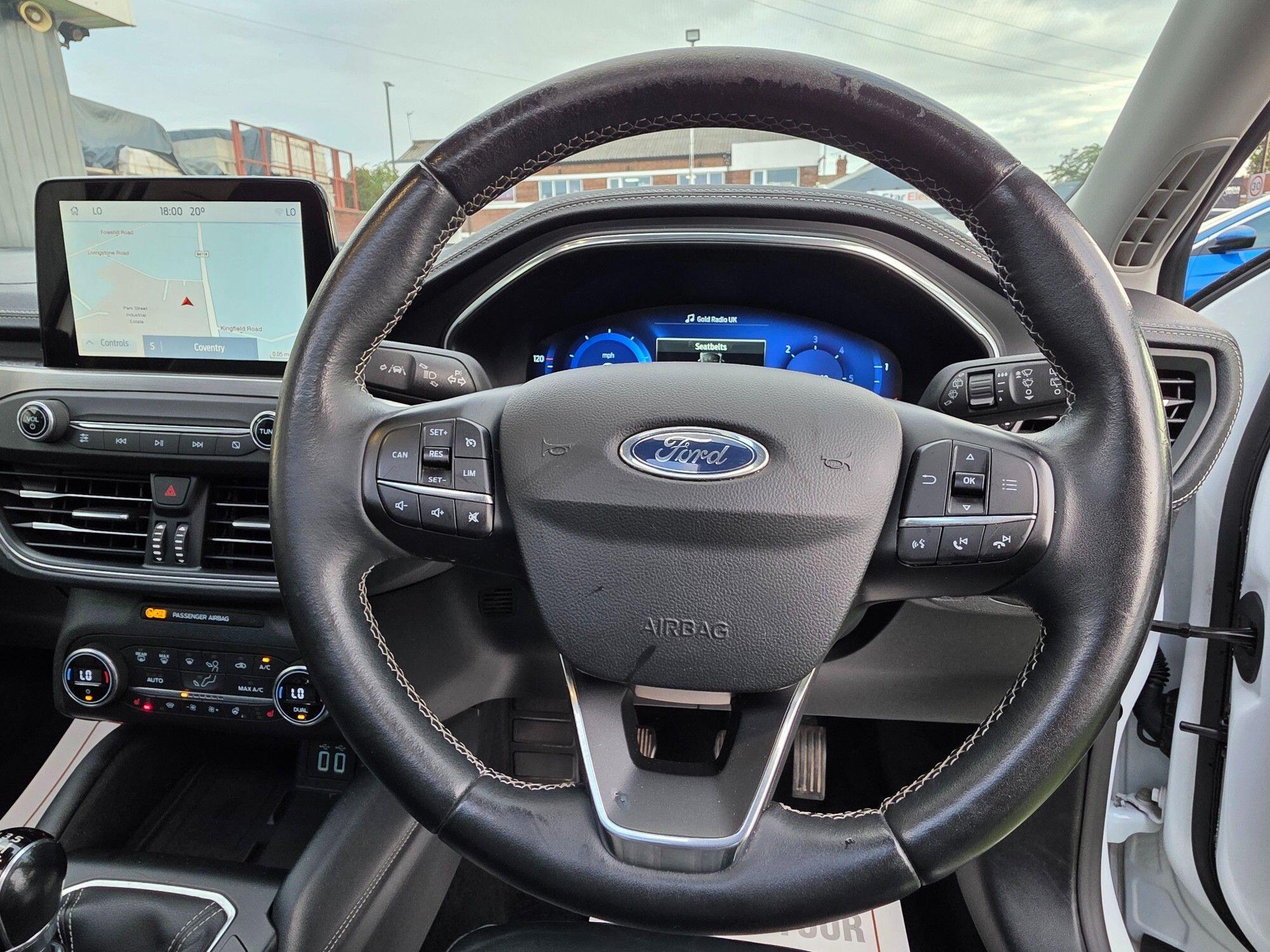 Ford Focus view 22