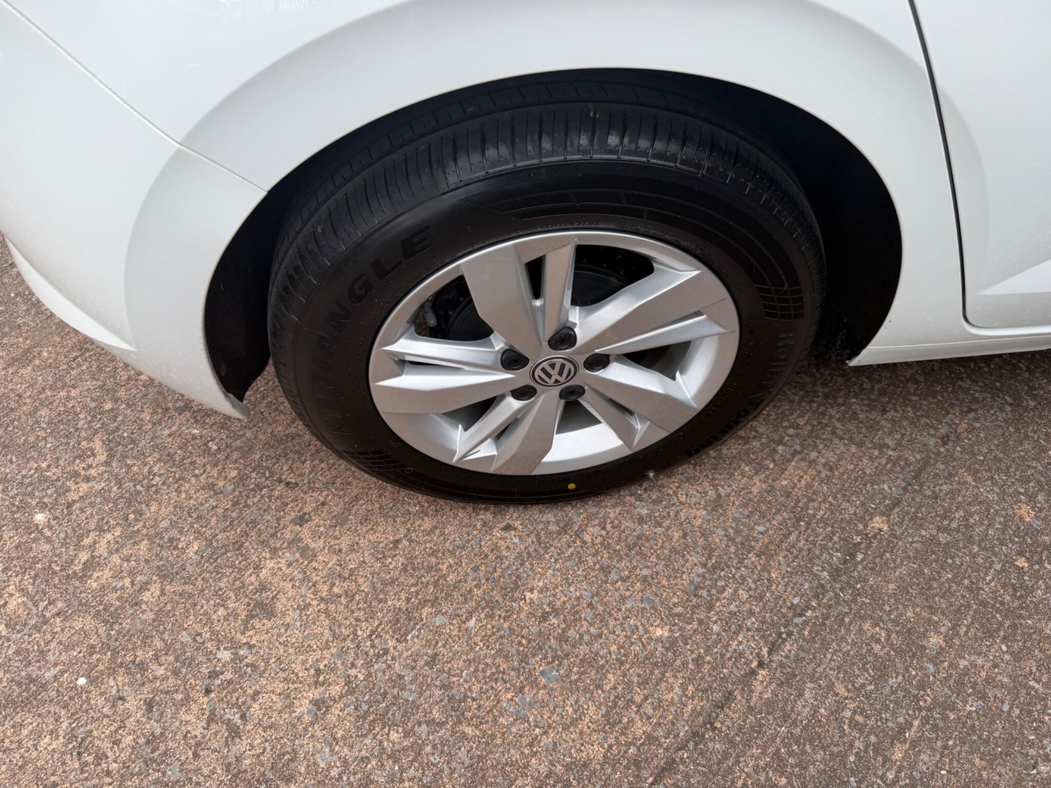 Volkswagen Polo view 20