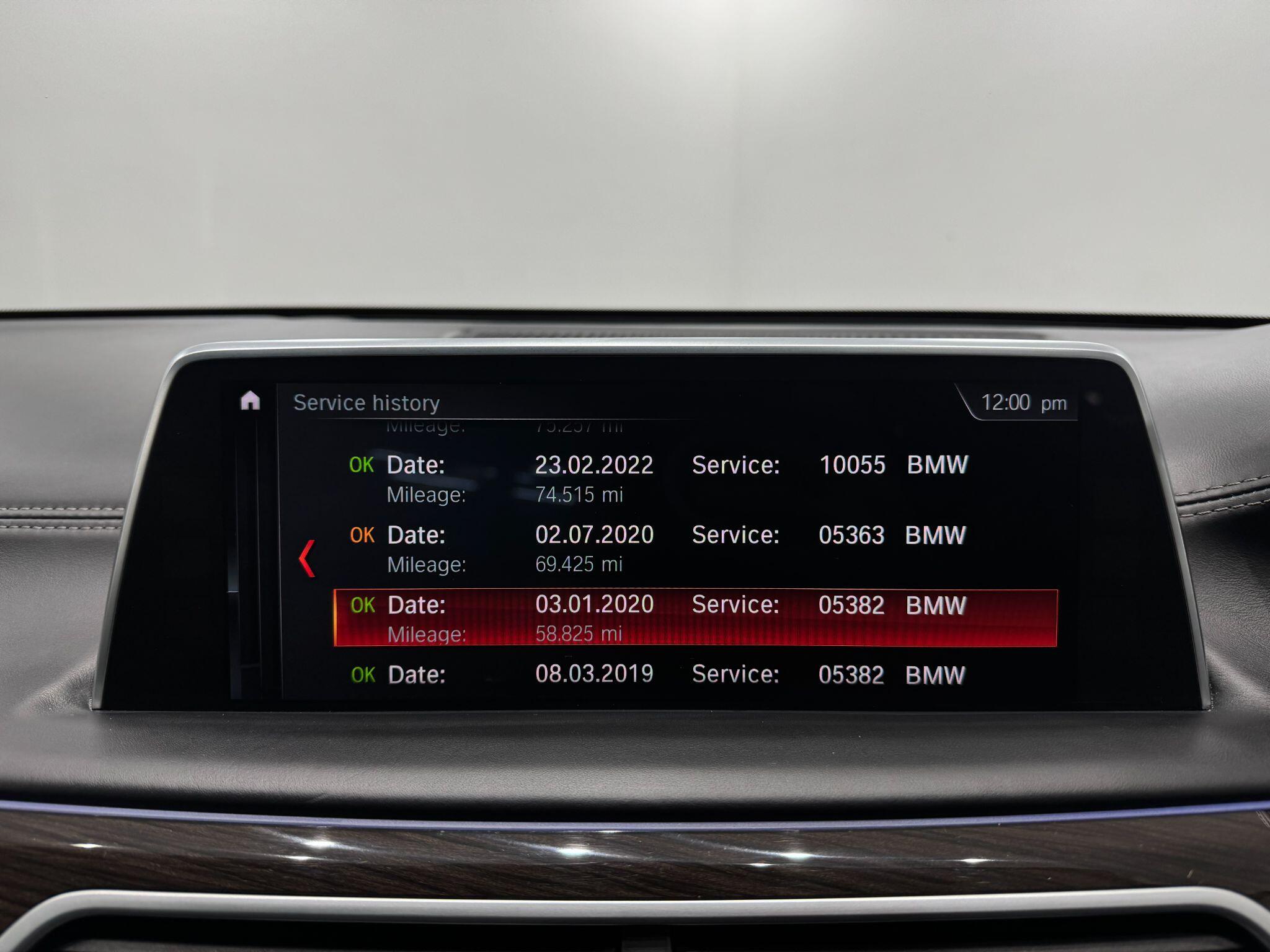 BMW 7 Series view 40