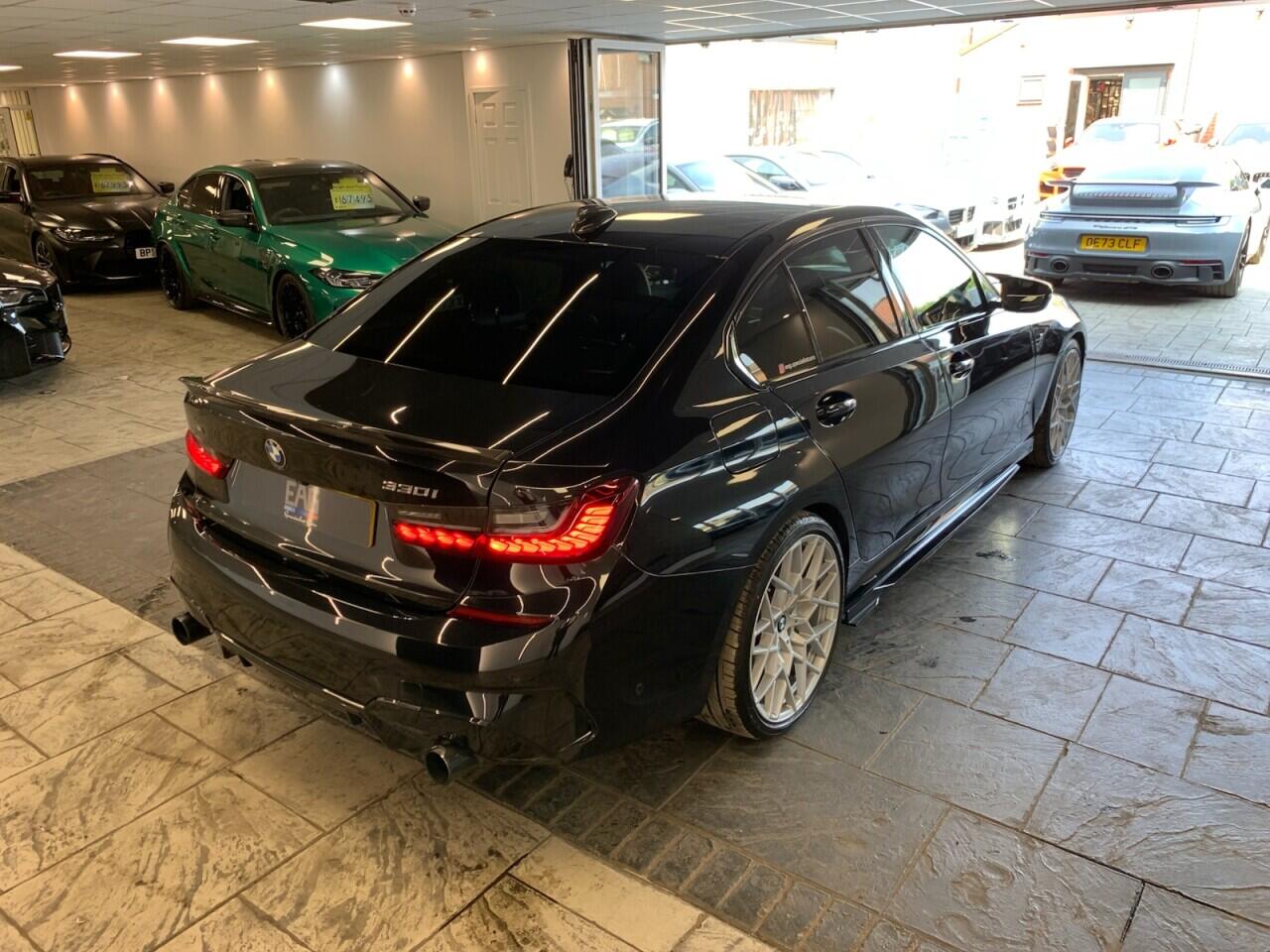 BMW 3 Series view 17