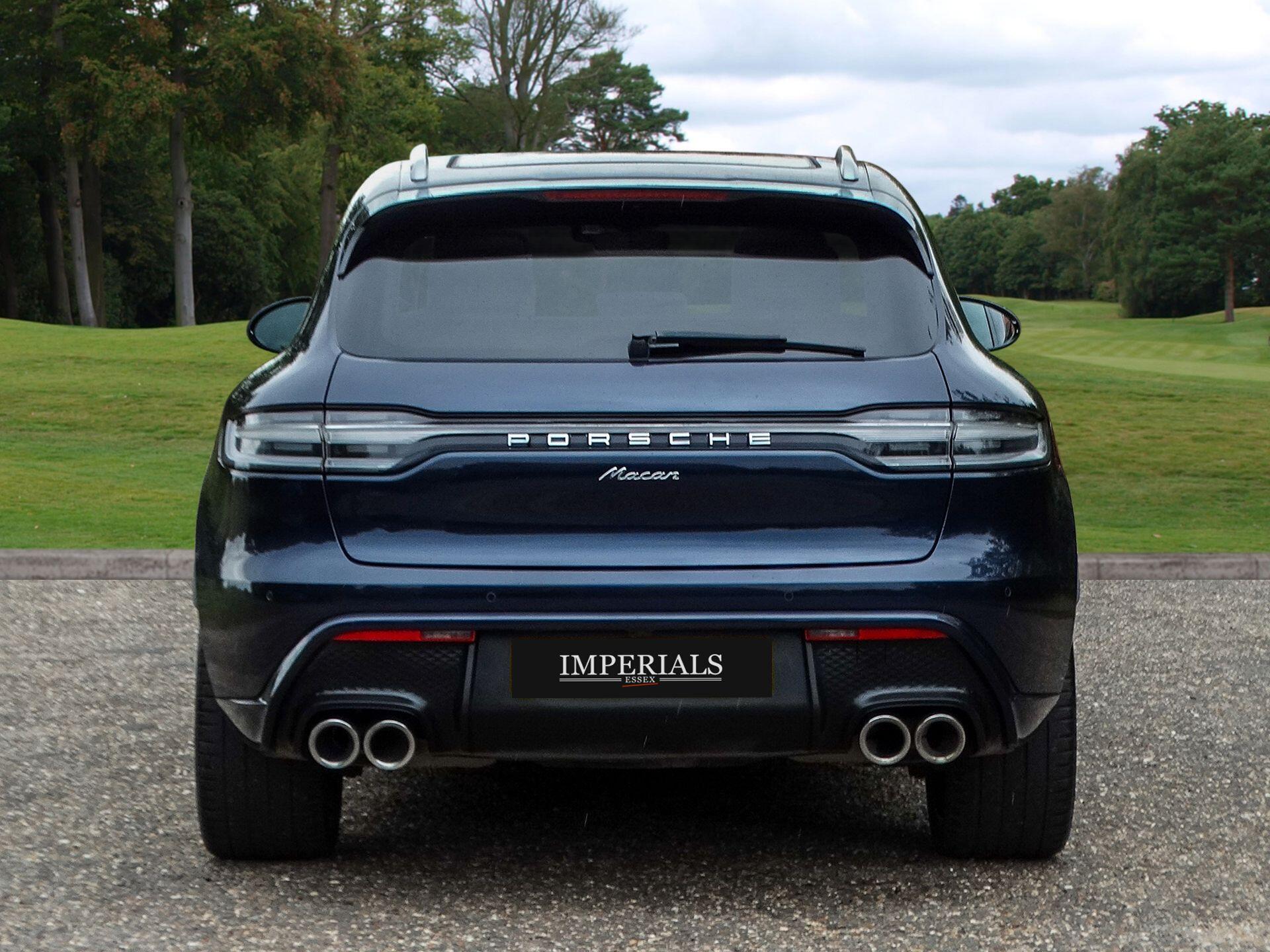 Porsche Macan view 11