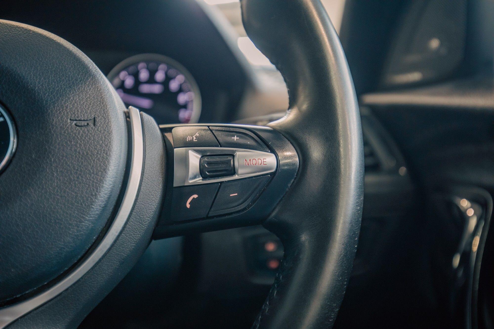 BMW 1 Series view 12