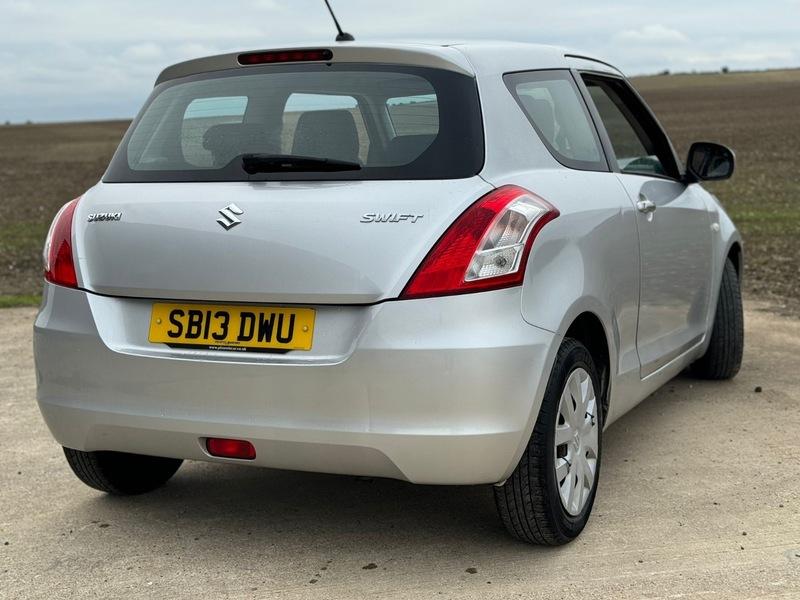 2013 Suzuki Swift image 16