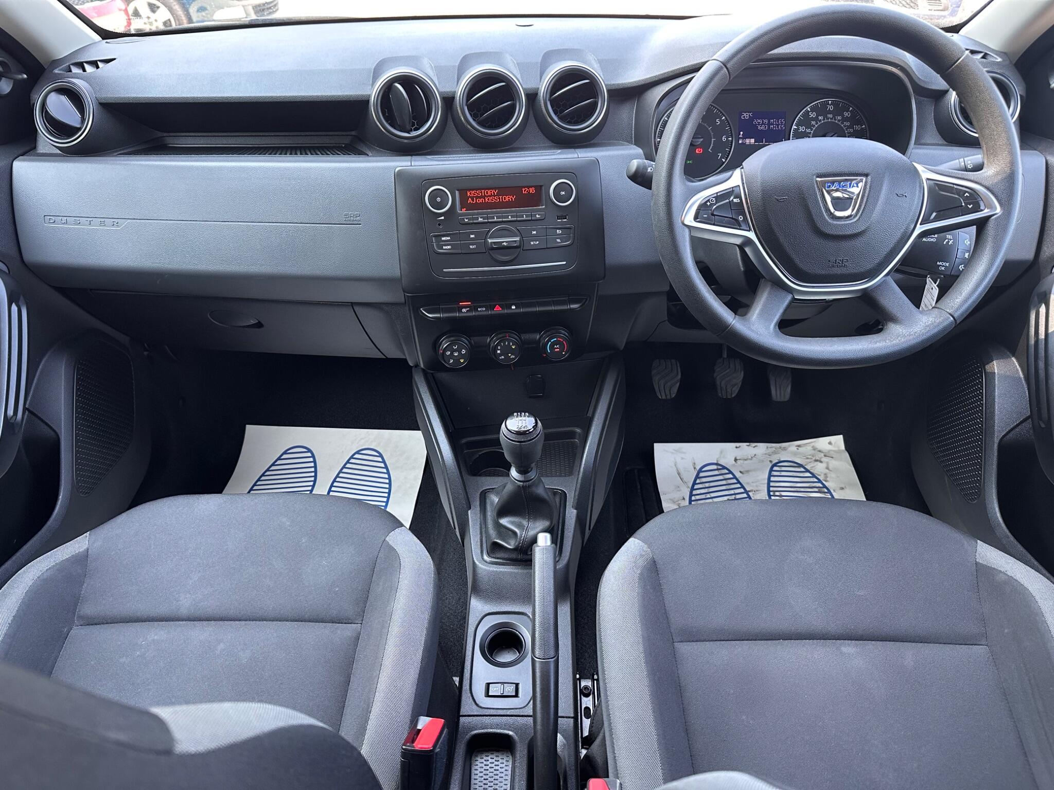 Dacia Duster view 25