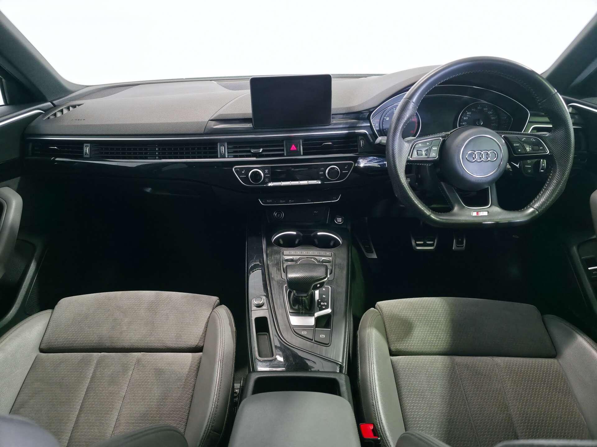 Audi A4 view 9
