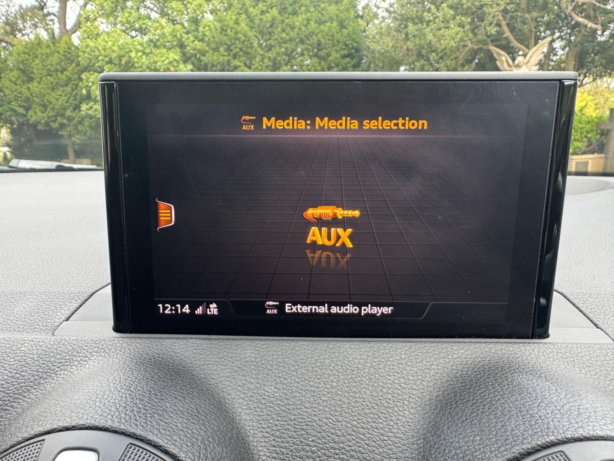Audi Q2 view 54