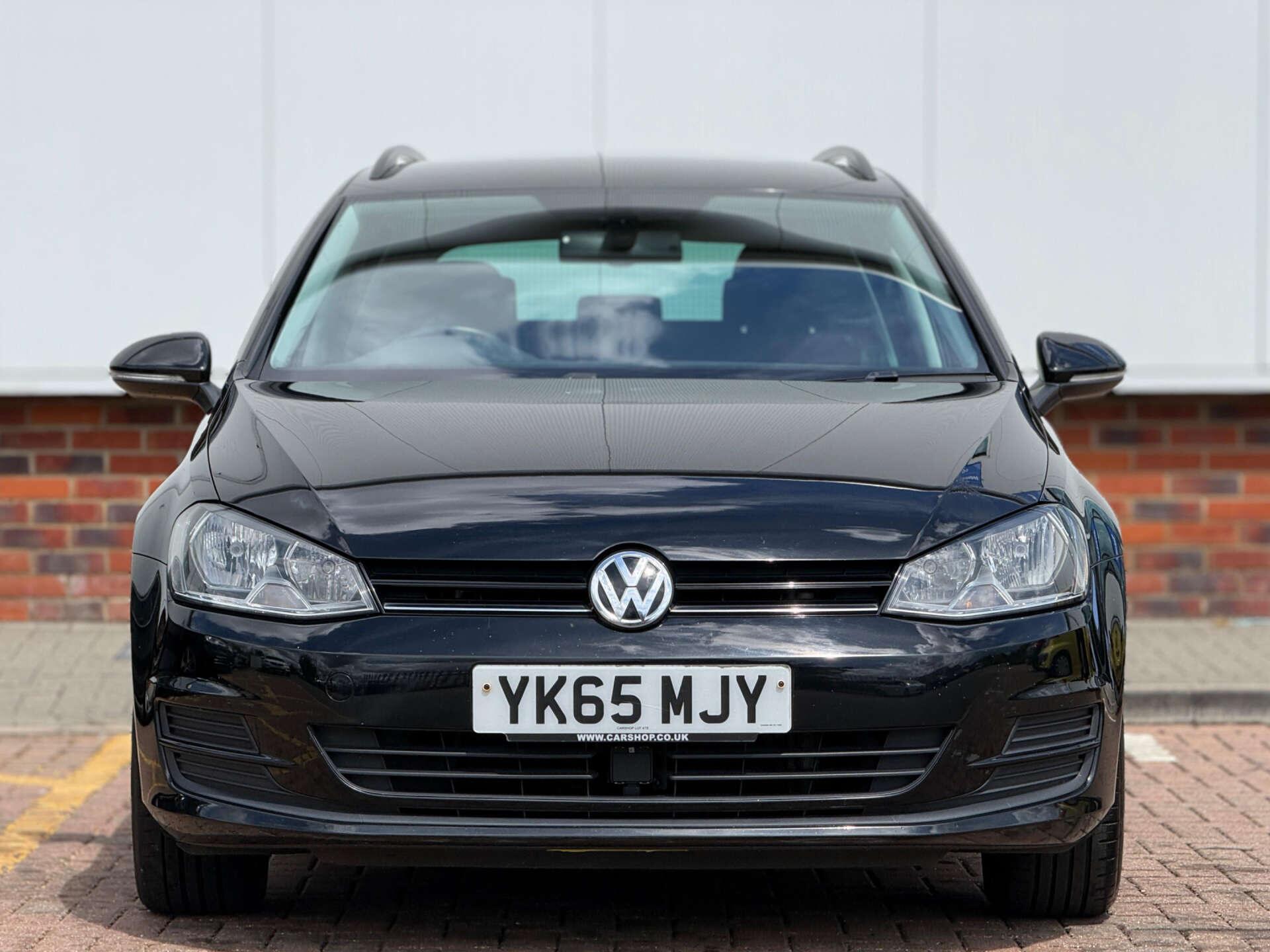 Volkswagen Golf view 2