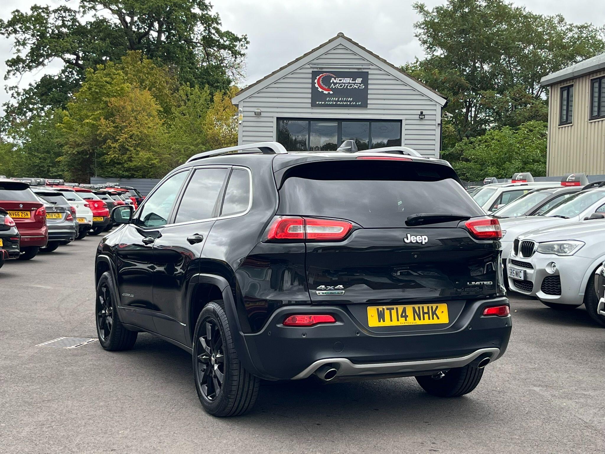 Jeep Cherokee view 4