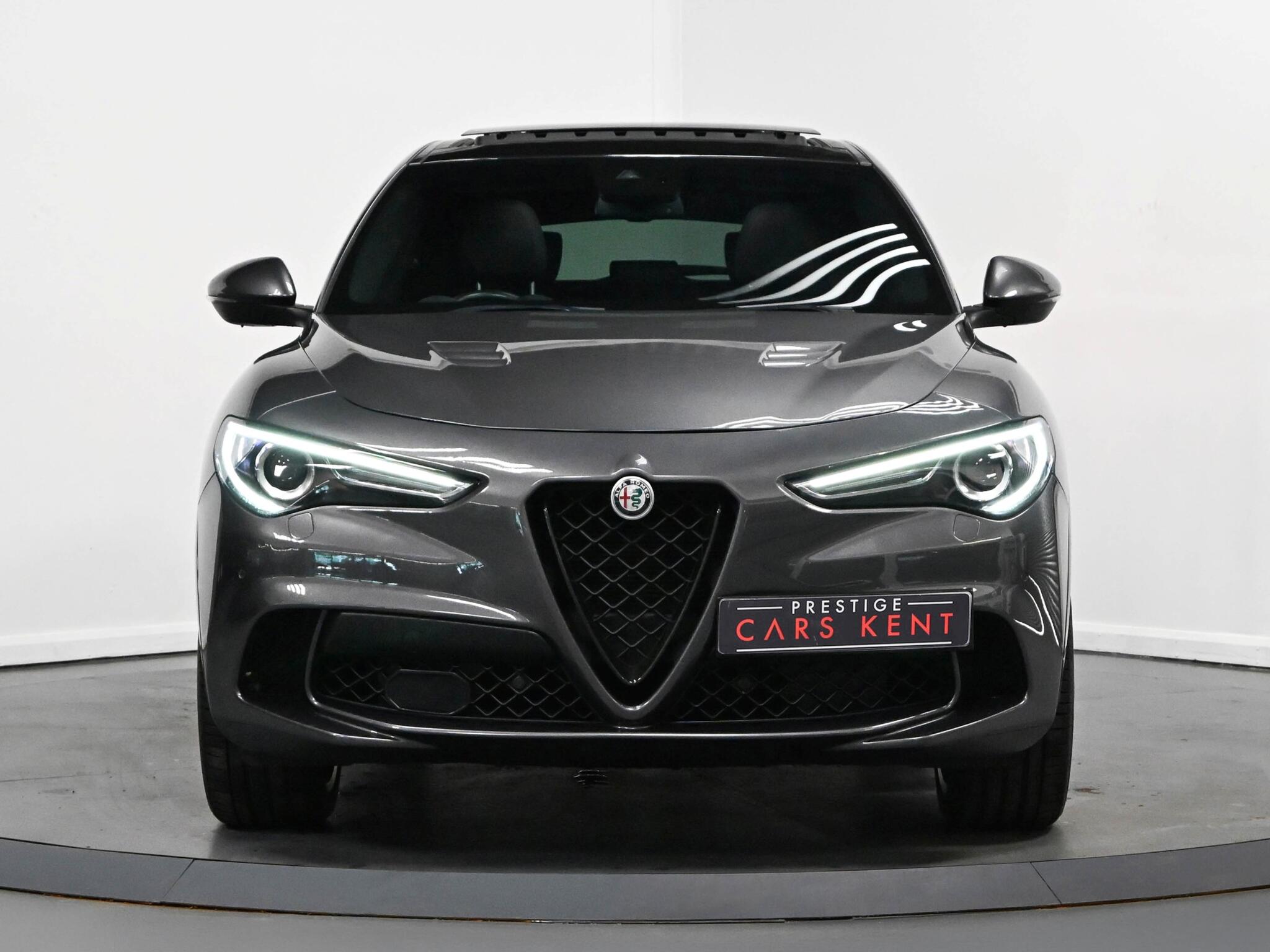 Alfa Romeo Stelvio view 18