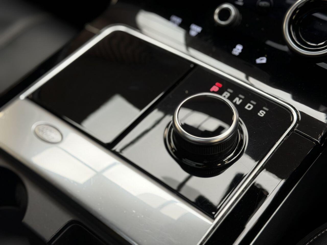 Land Rover Range Rover Velar view 29