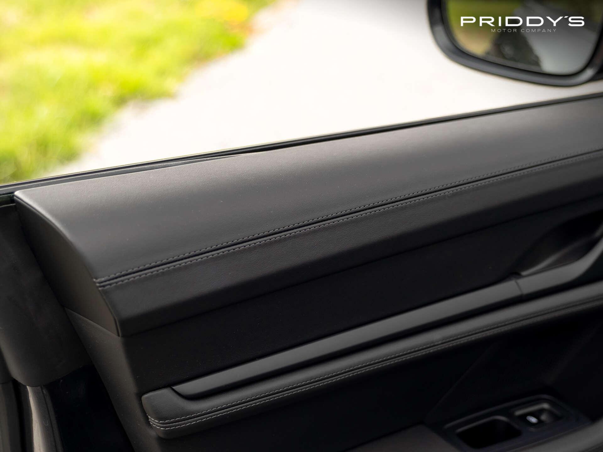 Porsche Taycan view 36