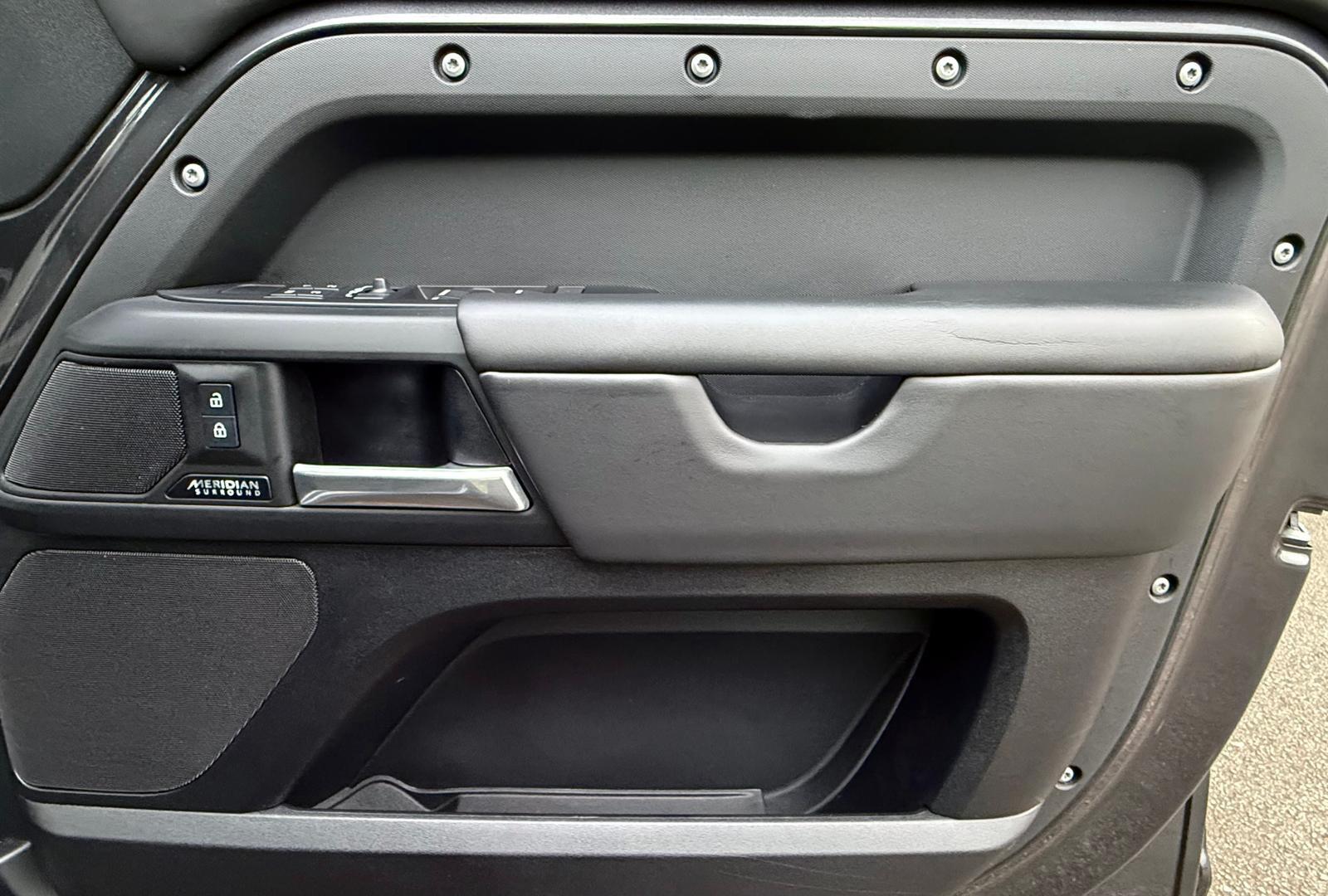 Land Rover Defender view 53