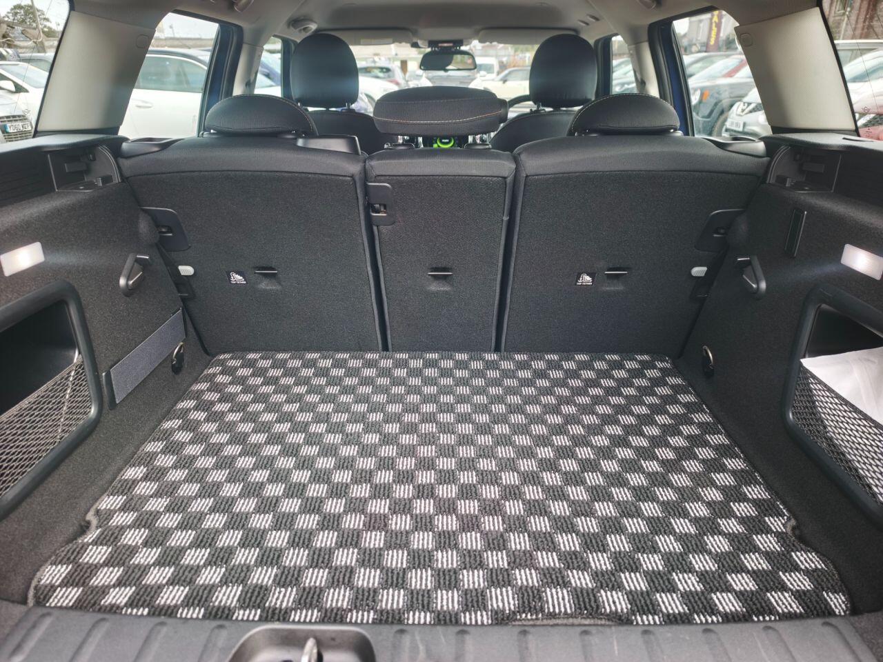 Mini Clubman view 32