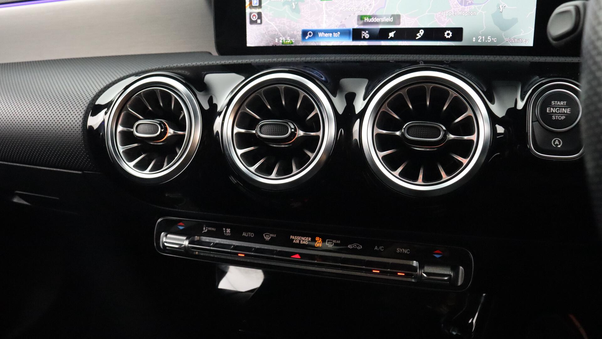 Mercedes-Benz Cla view 33