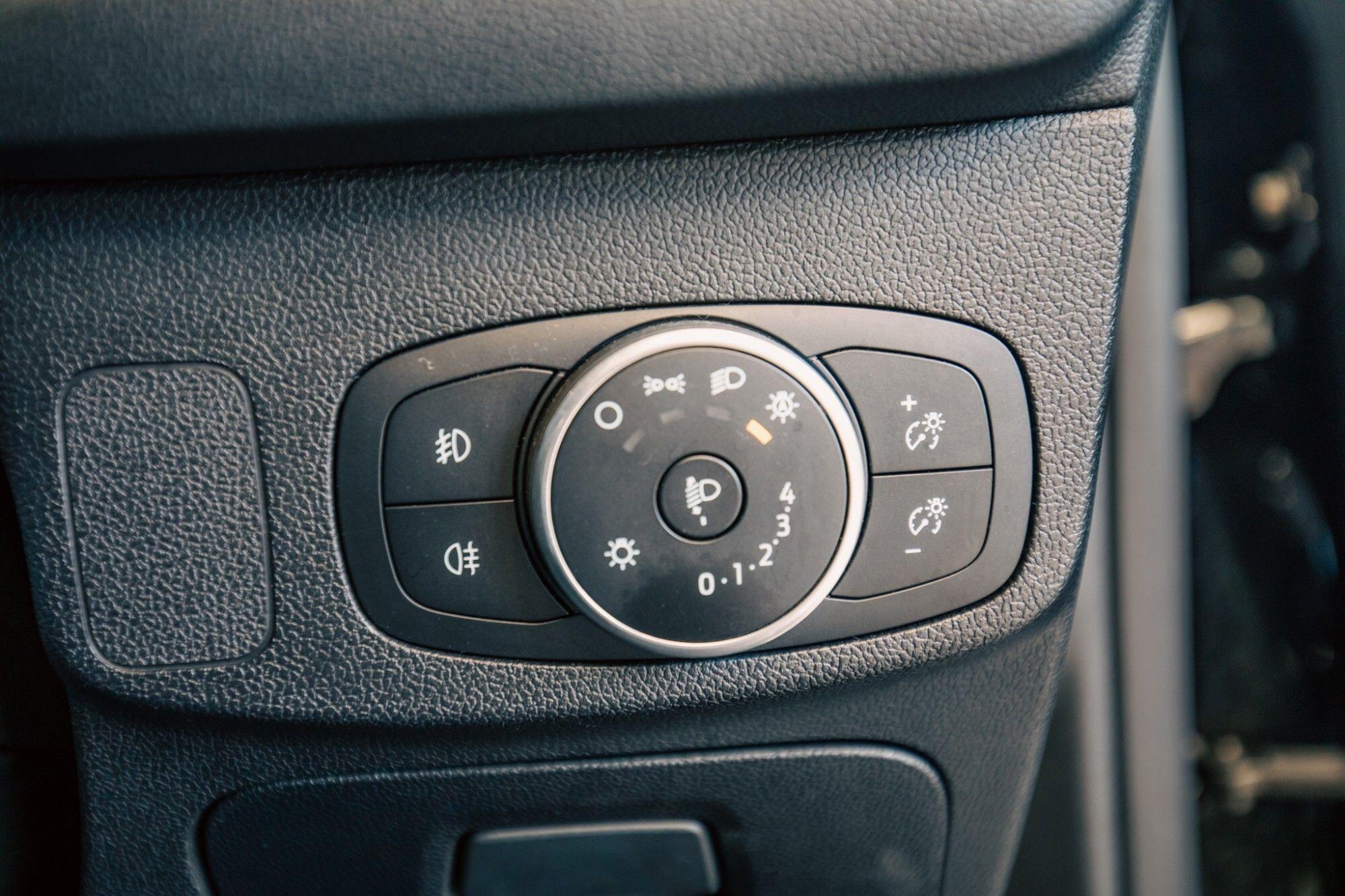 Ford Focus view 12