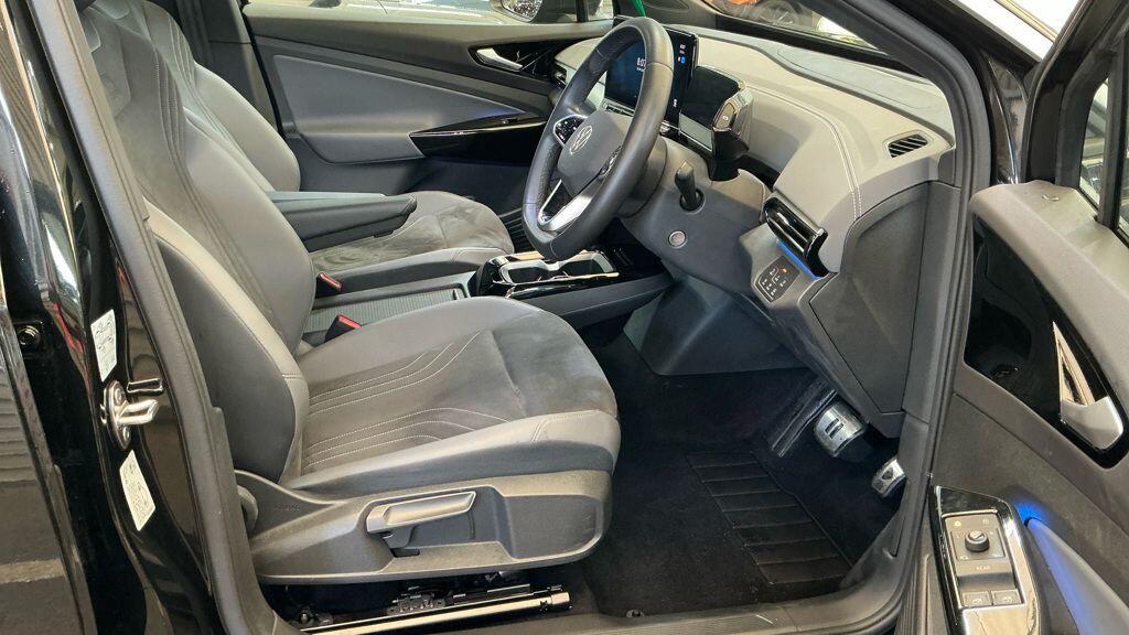 Volkswagen Id.5 view 8