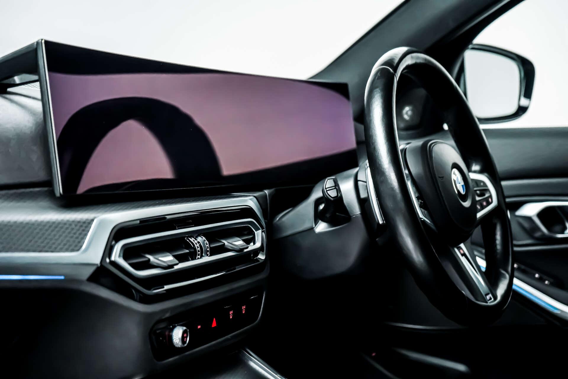 BMW 3 Series view 19