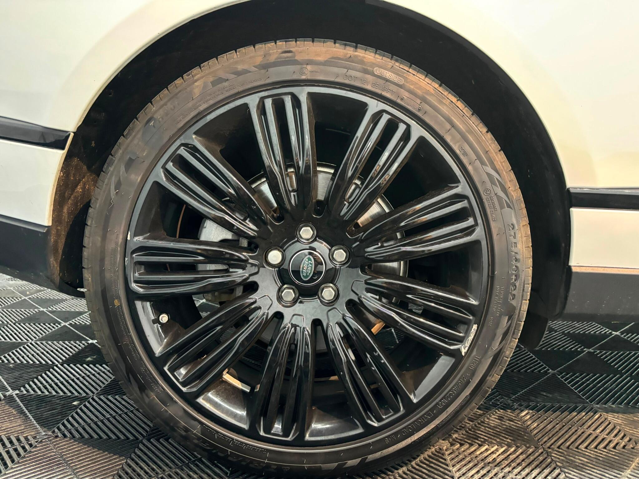 Land Rover Range Rover view 40