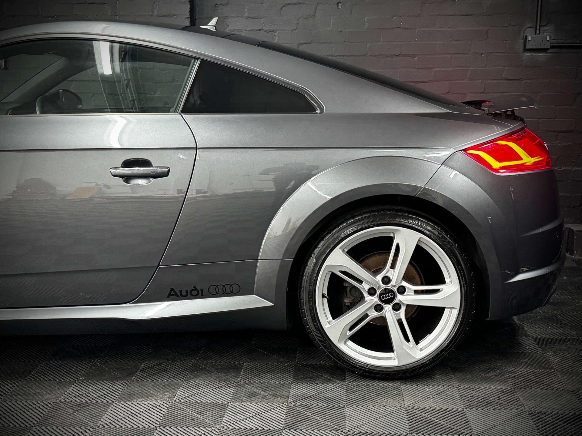 Audi TT view 17