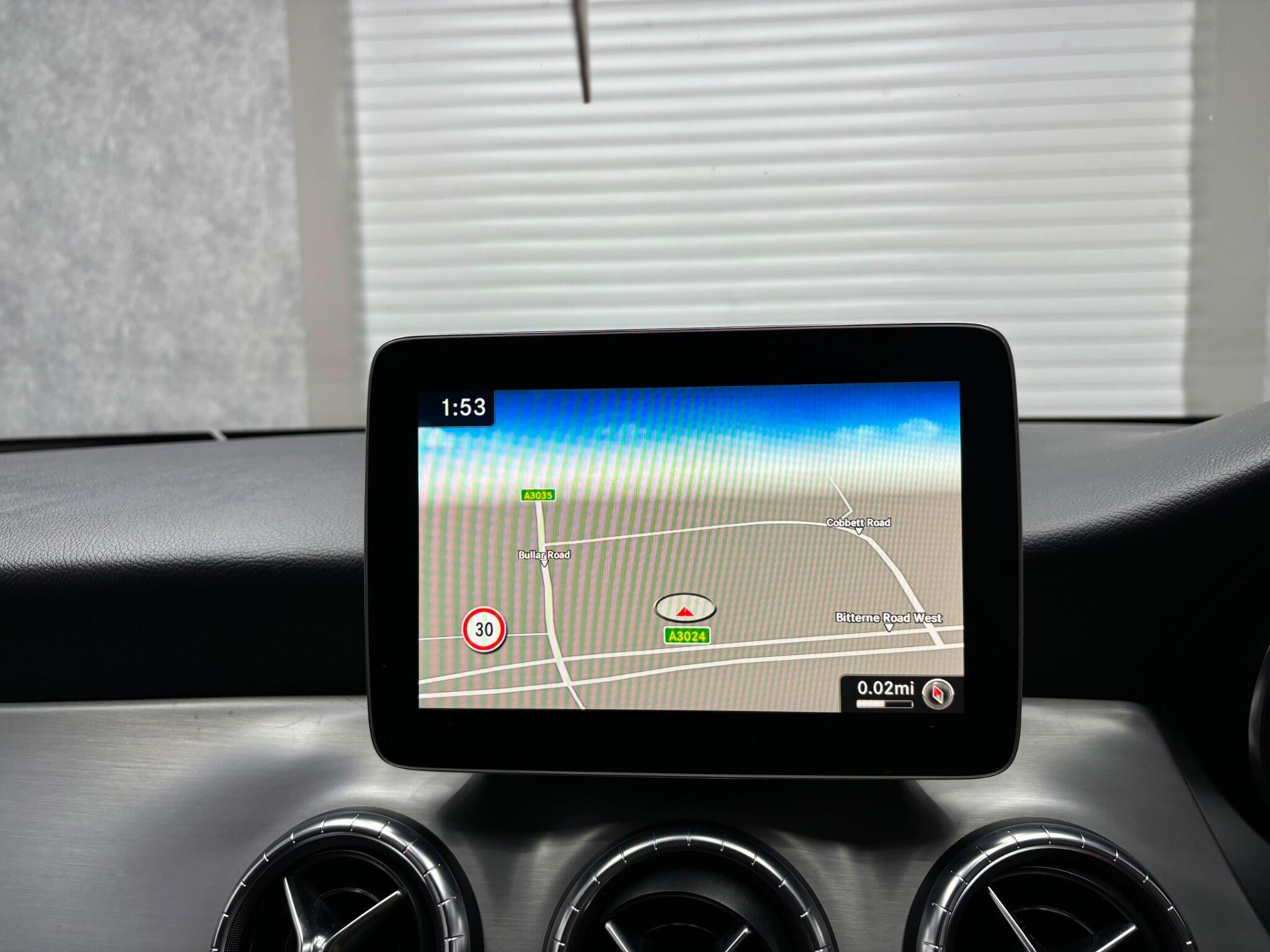 Mercedes-Benz Cla view 18