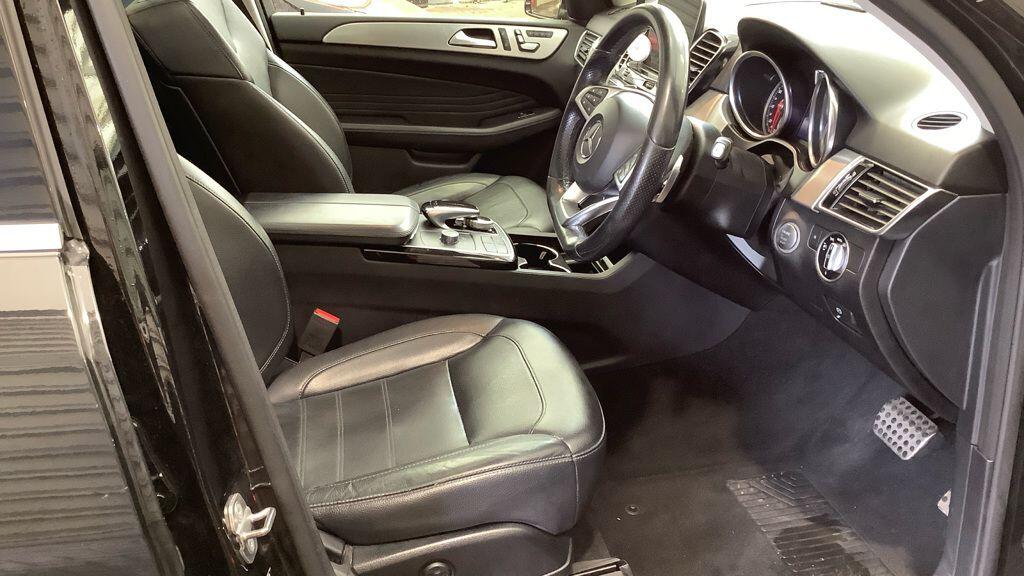 Mercedes-Benz Gle view 3