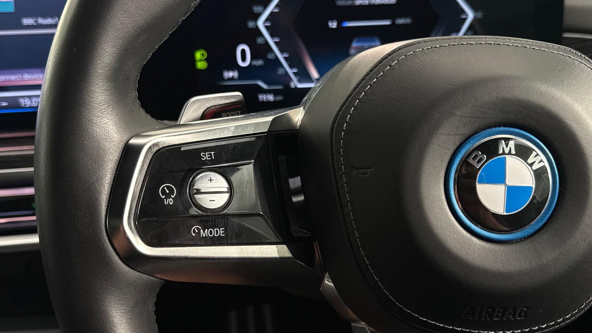 BMW I7 view 17