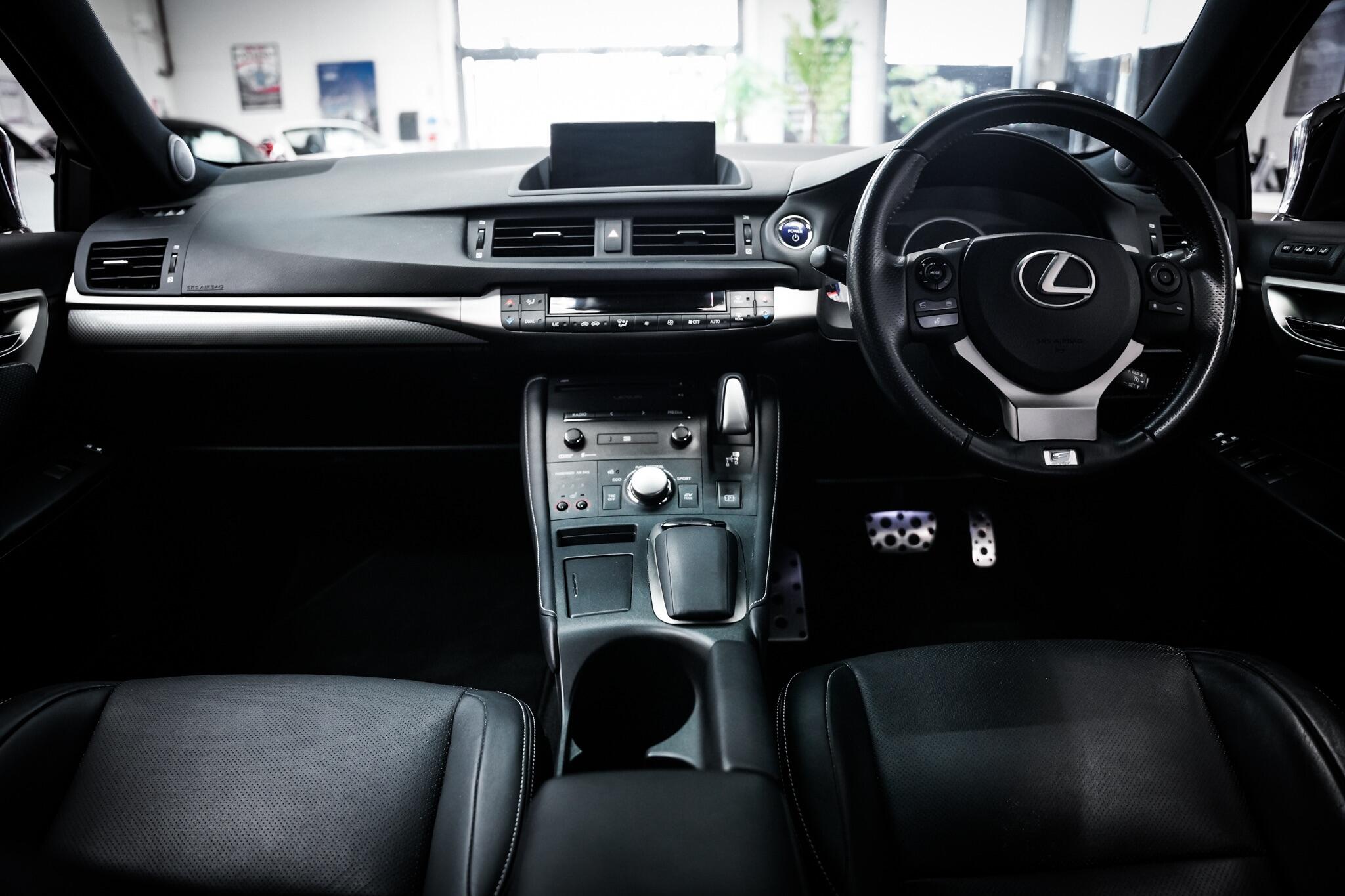 Lexus CT view 21