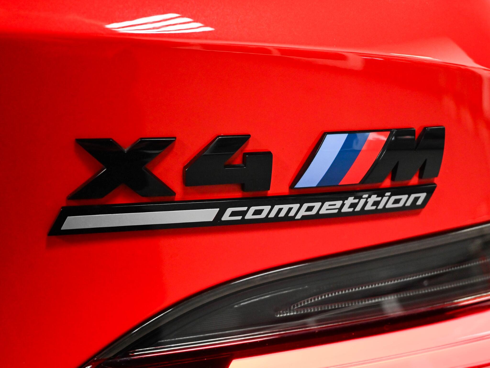 BMW X4 M view 32