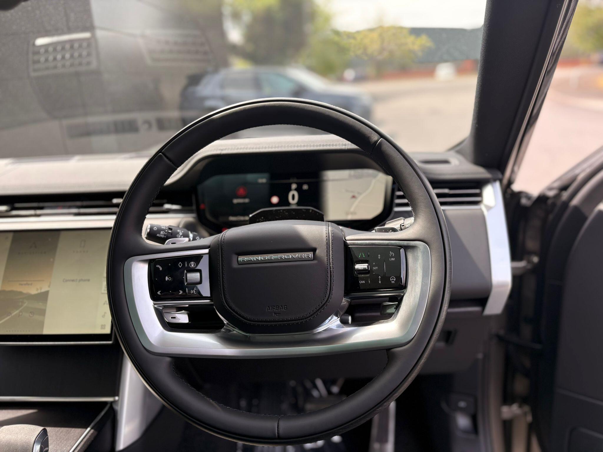 Land Rover Range Rover view 18