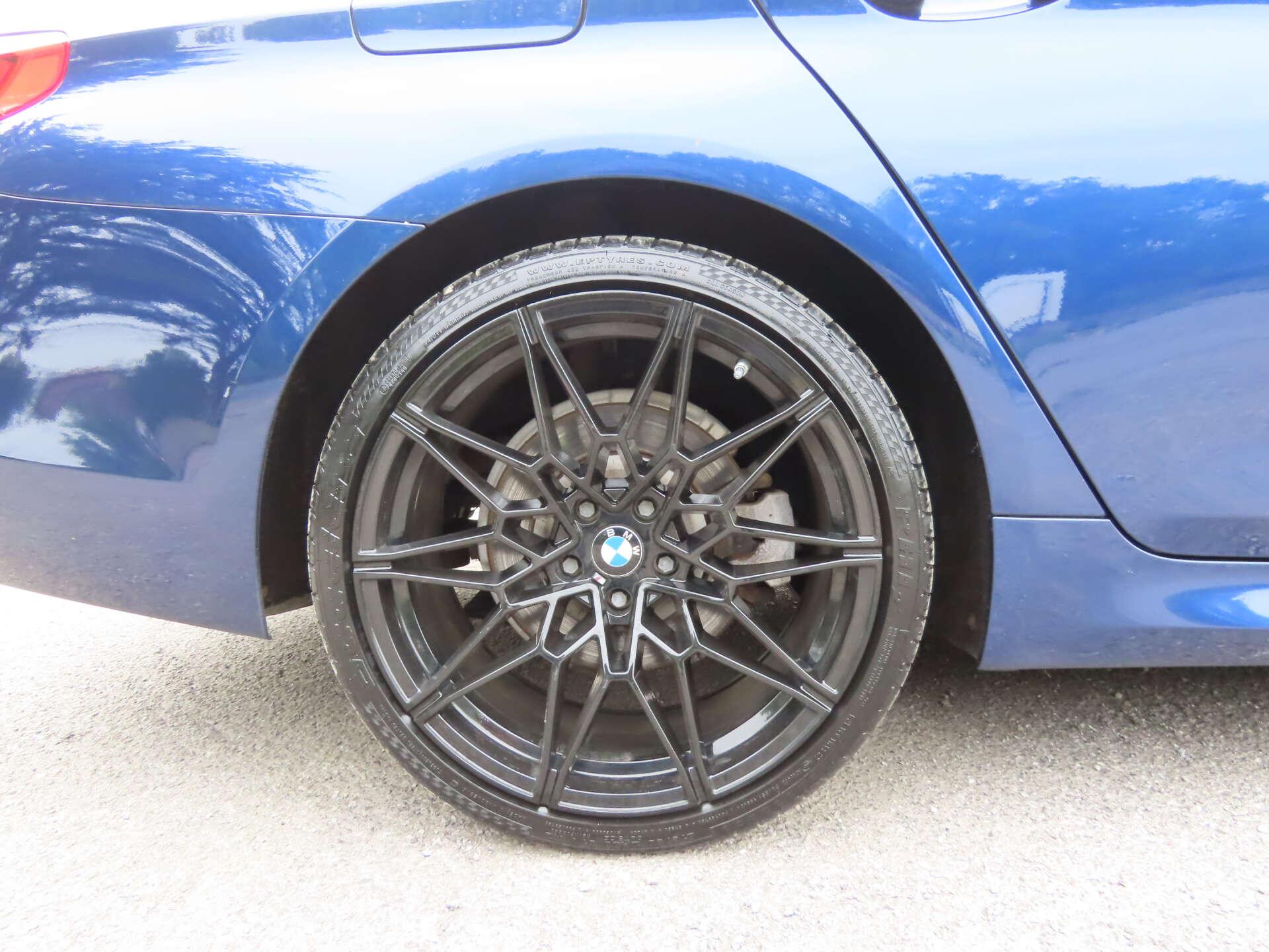 BMW 5 Series view 7