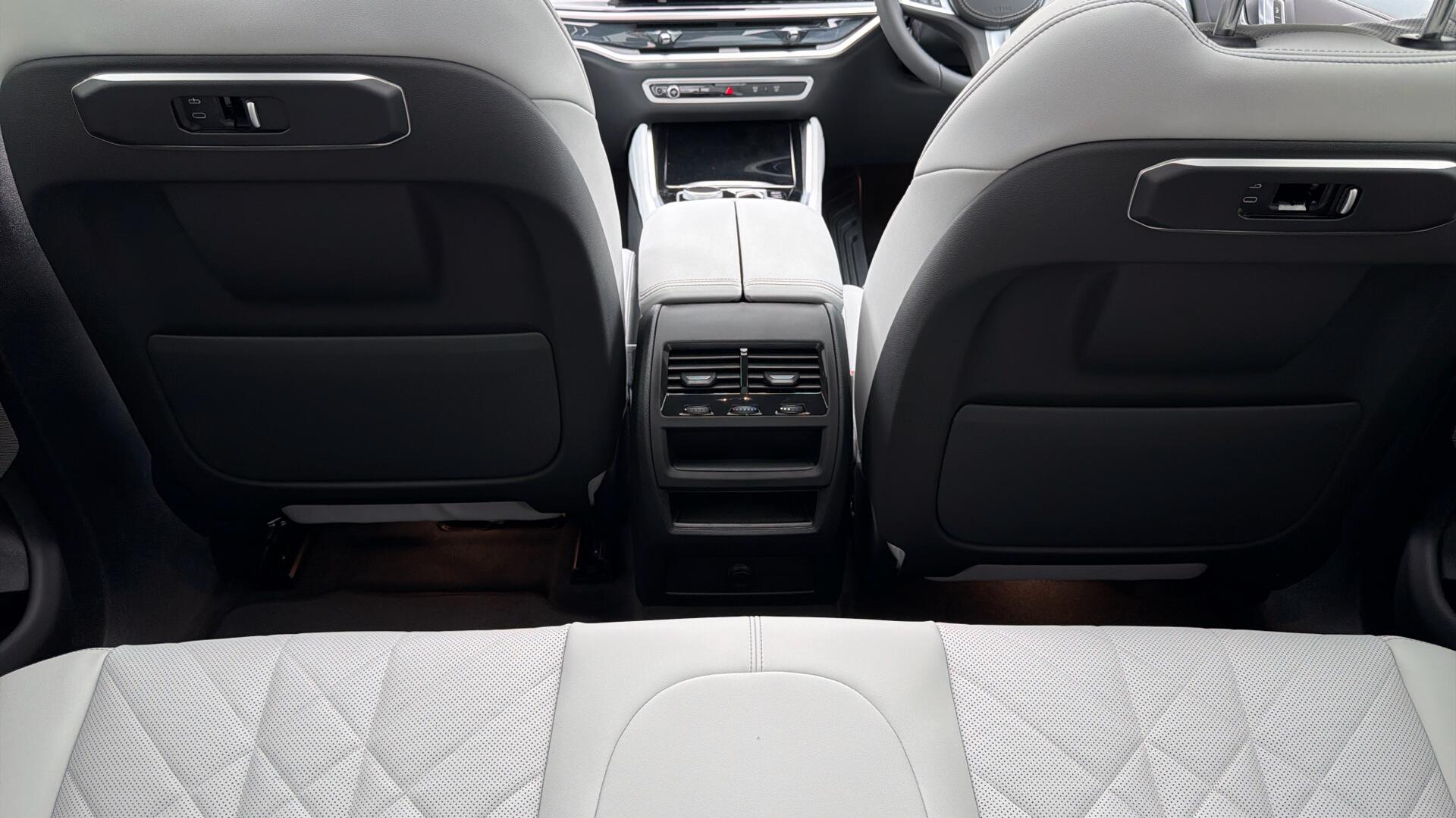 BMW X6 view 46