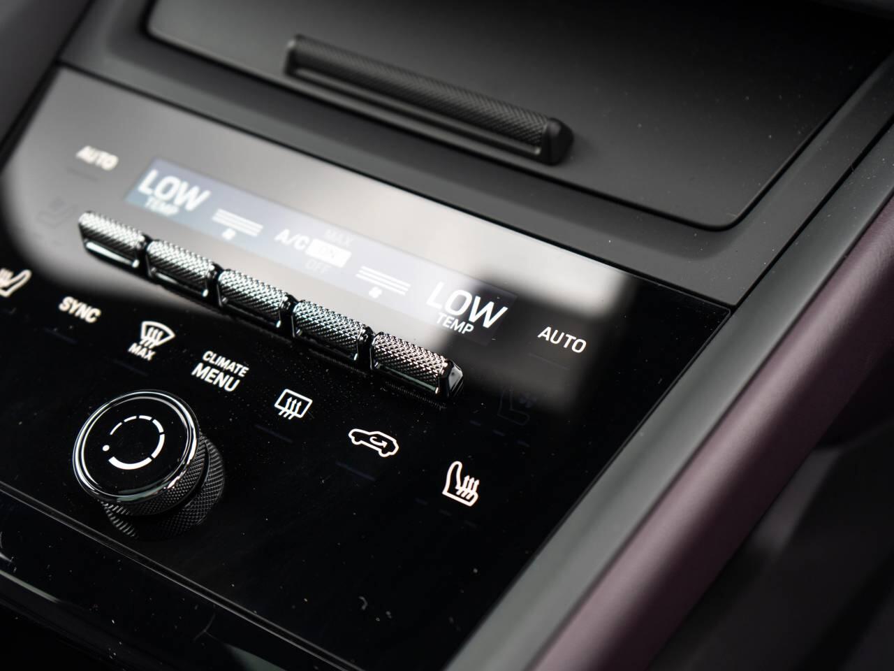 Porsche Macan view 31