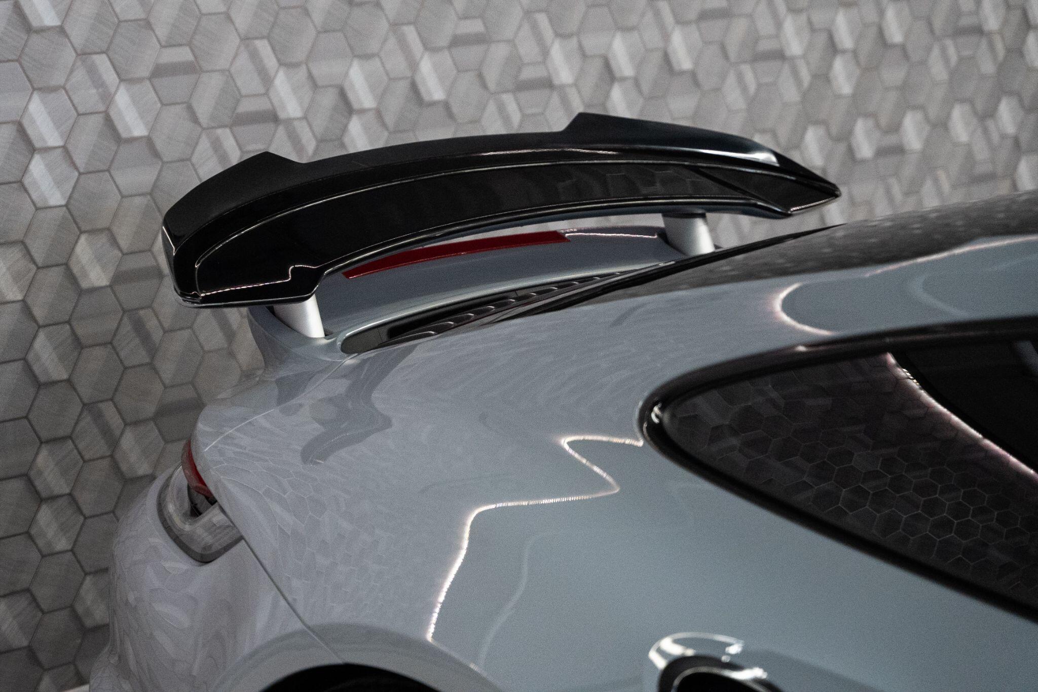 Porsche 911 view 68