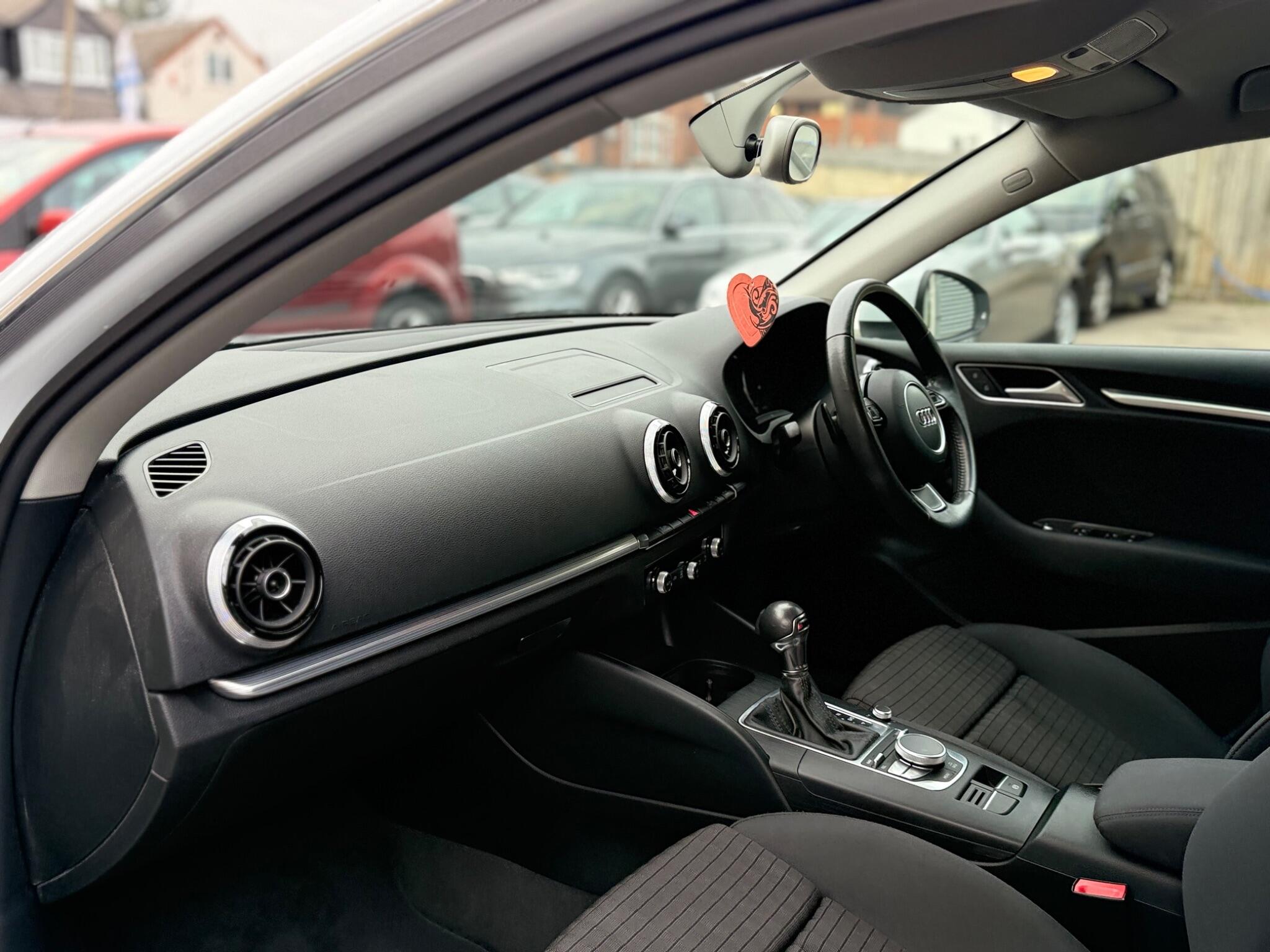 2014 Audi A3 1.4 TFSI Sport Sportback S Tronic Euro 5 (s/s) 5dr image 17