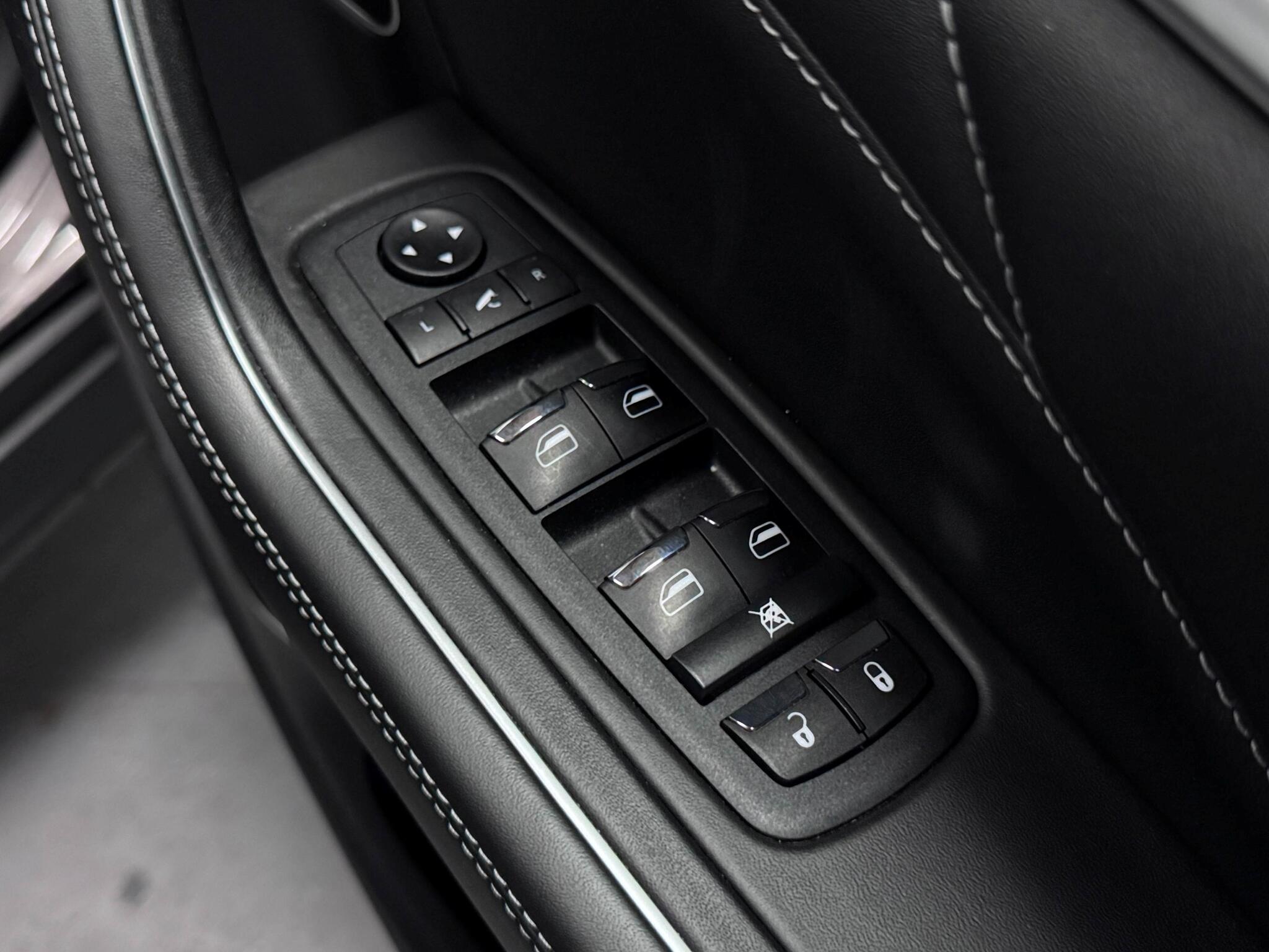 Maserati Levante view 17