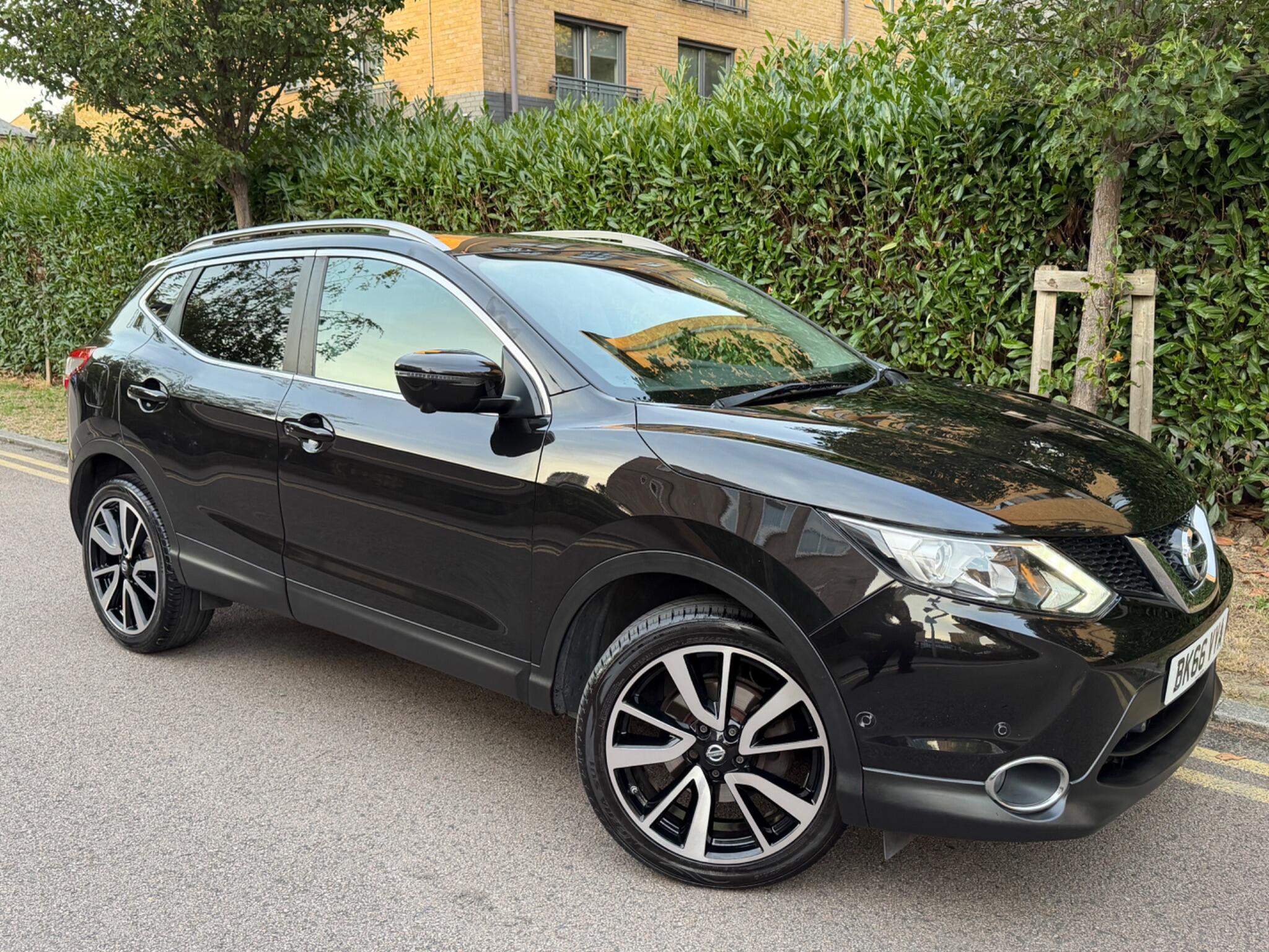 2016 Nissan Qashqai in Black for sale