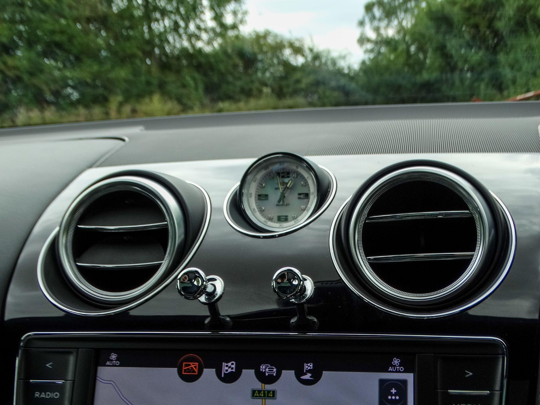 Bentley Bentayga view 33