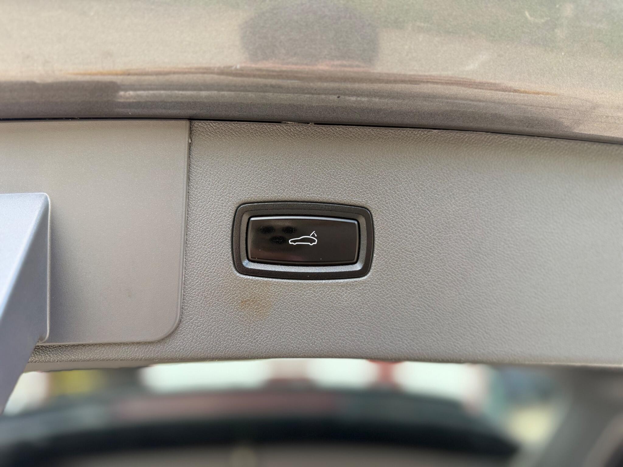 Porsche Cayenne view 14