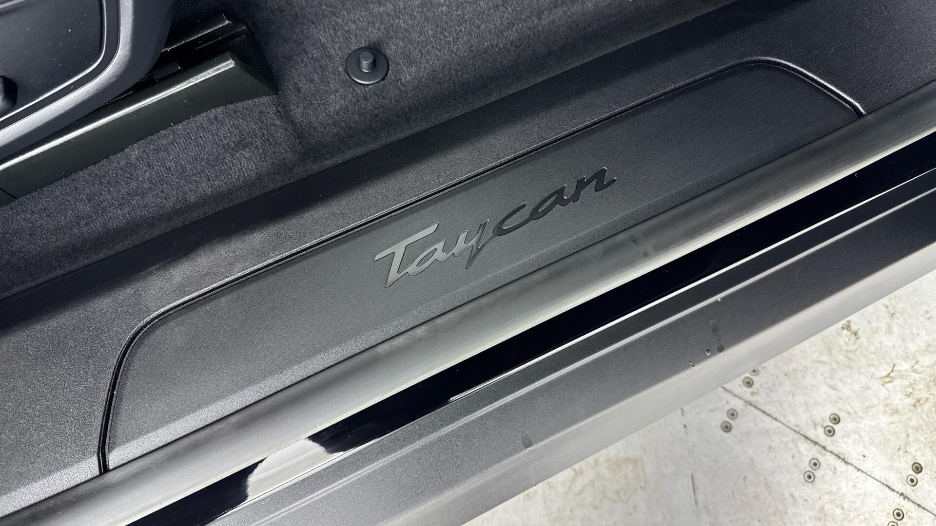 Porsche Taycan view 16