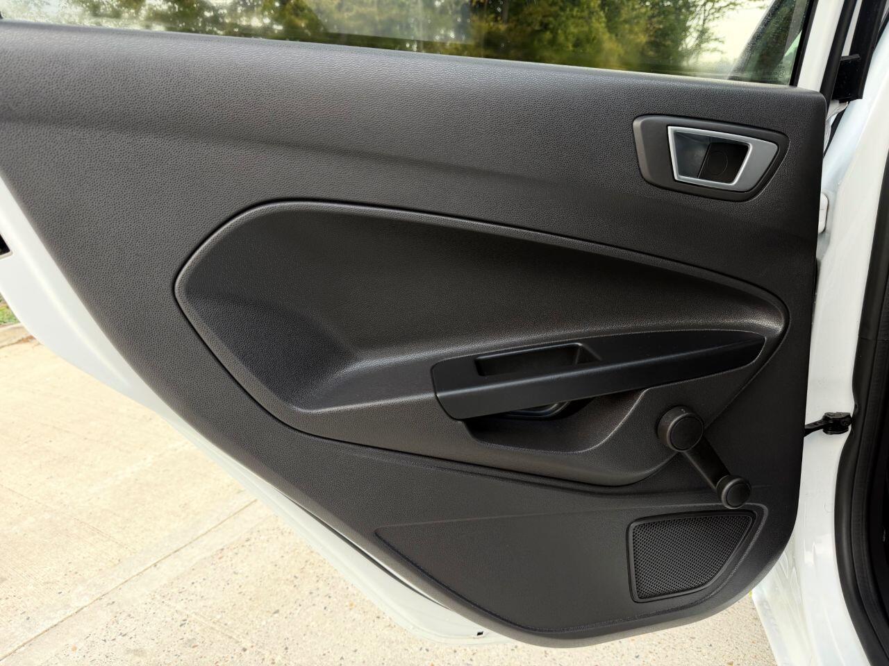 Ford Fiesta view 16