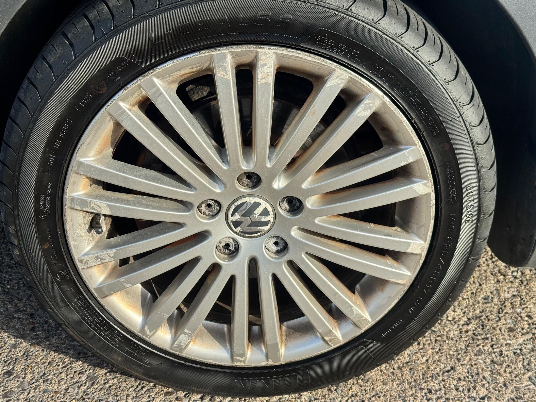 Volkswagen Touran view 43