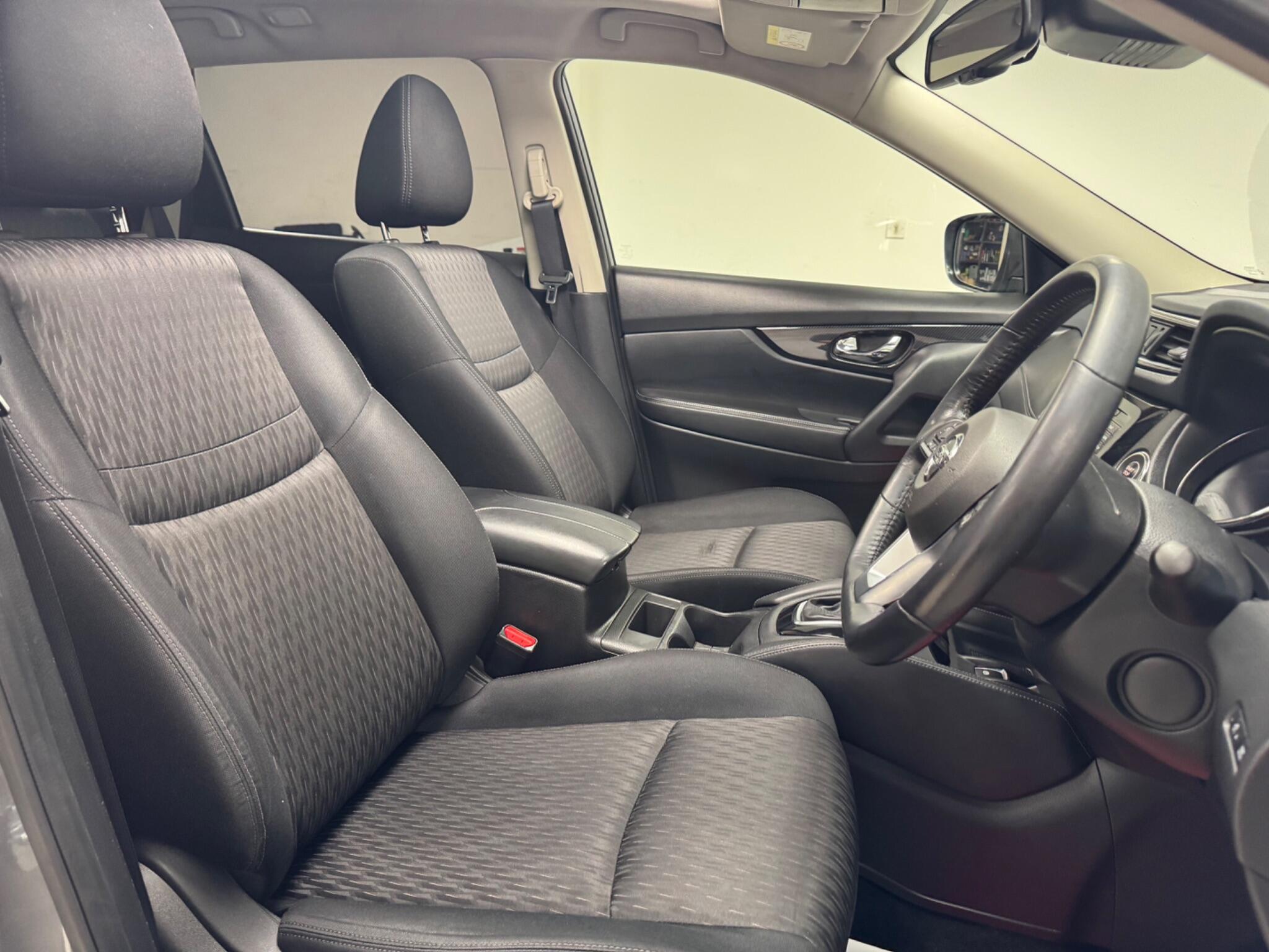 Nissan X-Trail view 8