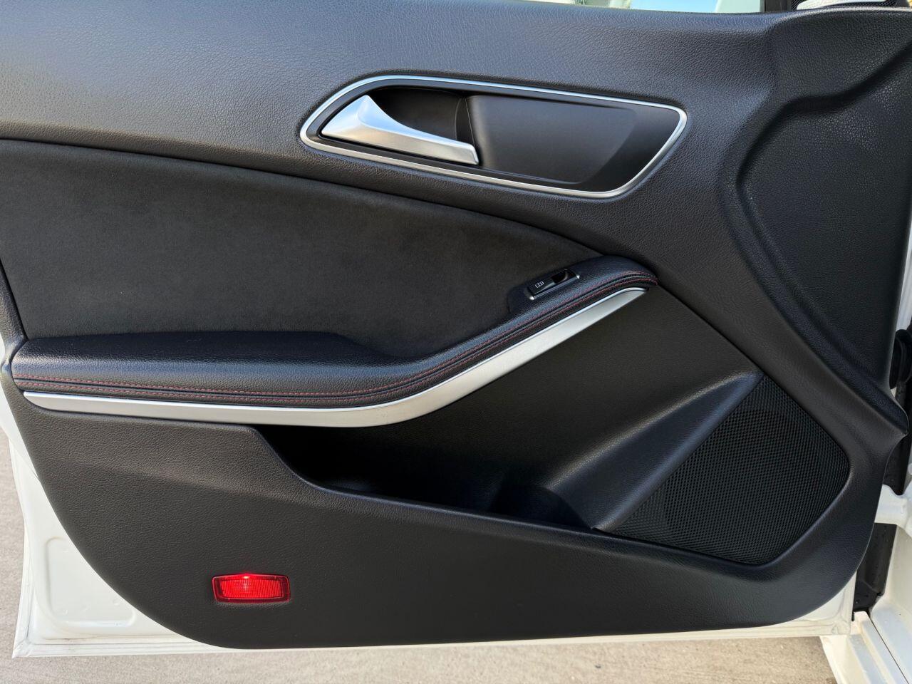 Mercedes-Benz Cla view 18