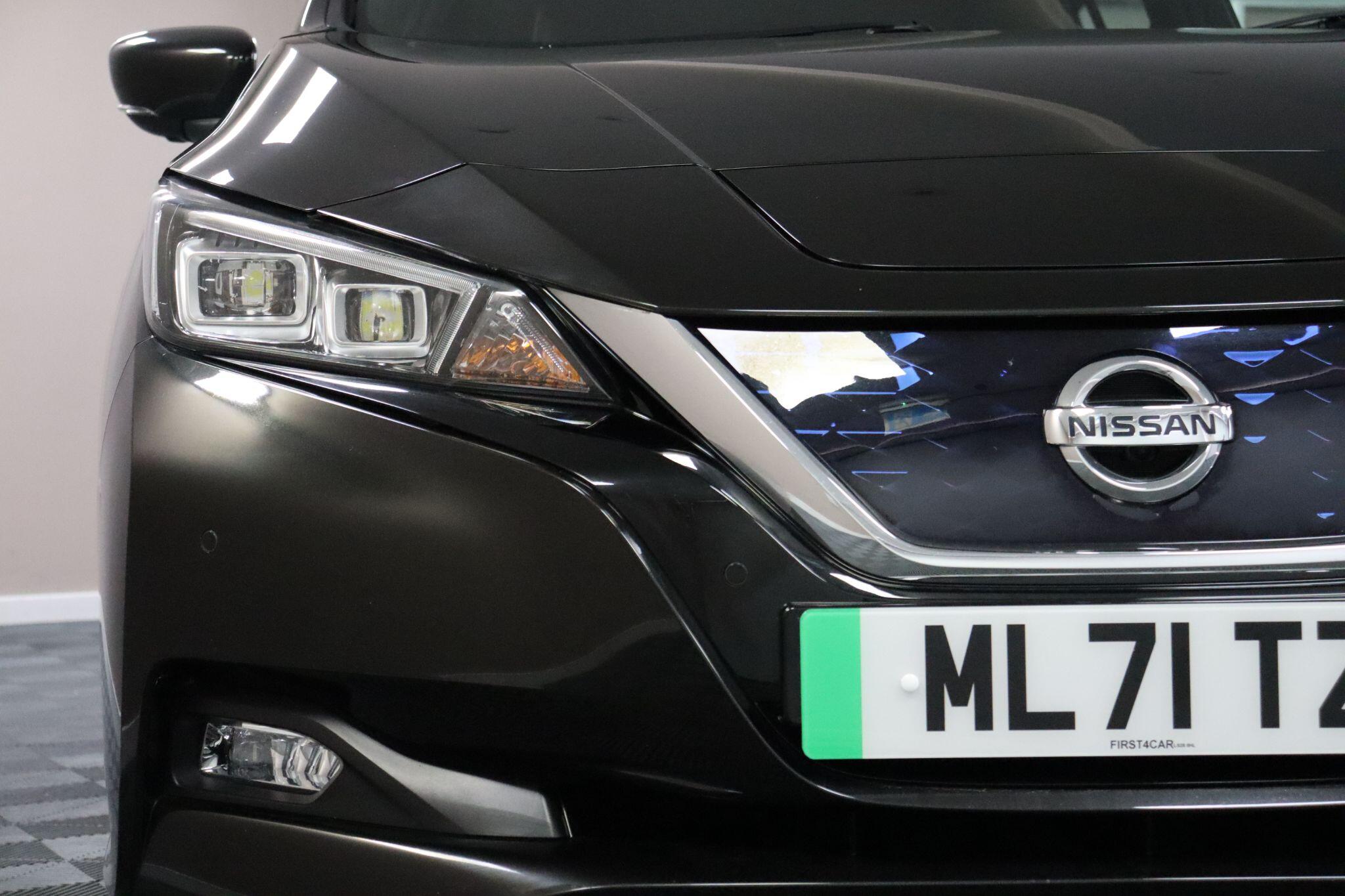 Nissan Leaf view 25
