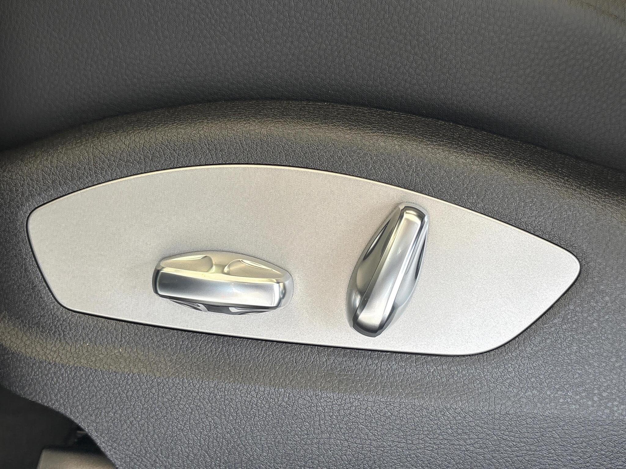 Porsche Macan view 34
