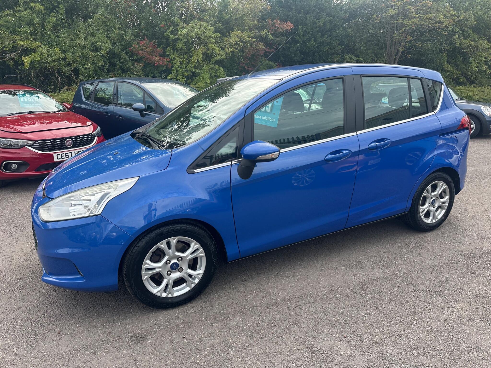Ford B-Max view 3